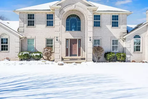 Exterior - 927 Pinecrest Rd, Howard, WI 54313 photo 1 of 14