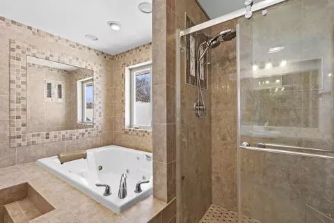 Bath - 927 Pinecrest Rd, Howard, WI 54313 photo 4 of 7