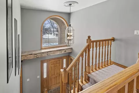 Entry Way - 927 Pinecrest Rd, Howard, WI 54313 photo 4 of 6