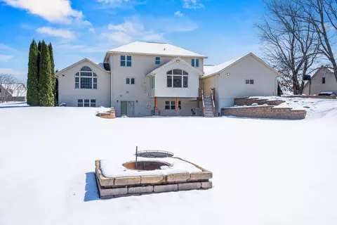 Exterior - 927 Pinecrest Rd, Howard, WI 54313 photo 5 of 14