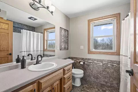 Bath - 927 Pinecrest Rd, Howard, WI 54313 photo 6 of 7