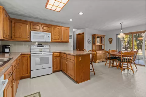 Kitchen - 208 W Wildplum Ct, Appleton, WI 54913 photo 1 of 4