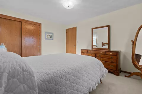 Bedroom - 208 W Wildplum Ct, Appleton, WI 54913 photo 4 of 4
