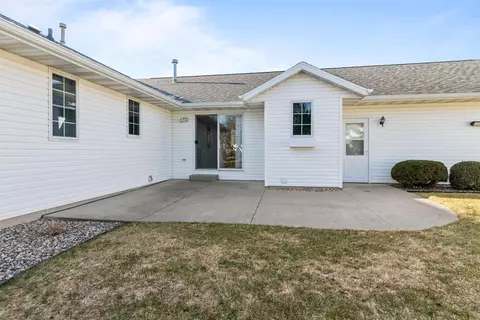 Exterior - 208 W Wildplum Ct, Appleton, WI 54913 photo 3 of 9