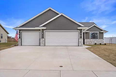 2487 Ballyvaughan Rd, De Pere, WI 54115