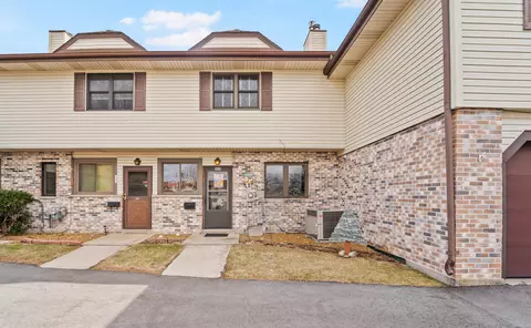 889 Bishop Ct, Fond Du Lac, WI 54935