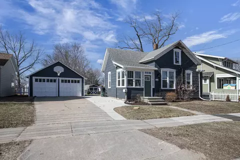 203 W Division St, Kaukauna, WI 54130