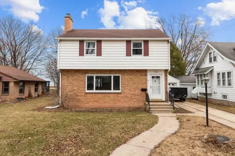 1752 Doty St, Oshkosh, WI 54902