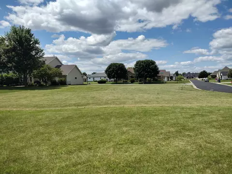 263 Theunis Dr #89, Wrightstown, WI 54180