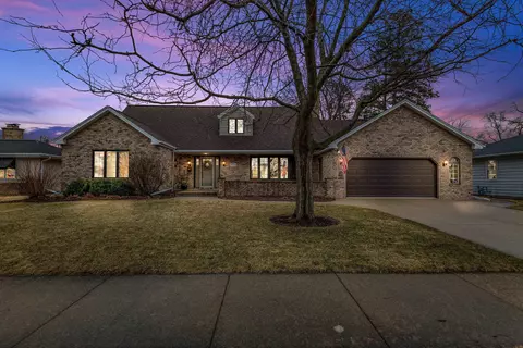 974 Grove St, Neenah, WI 54956