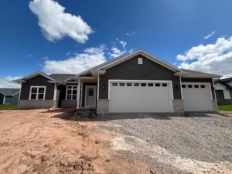 Exterior - 1200 S Jade Dr, Appleton, WI 54915 photo 1 of 2