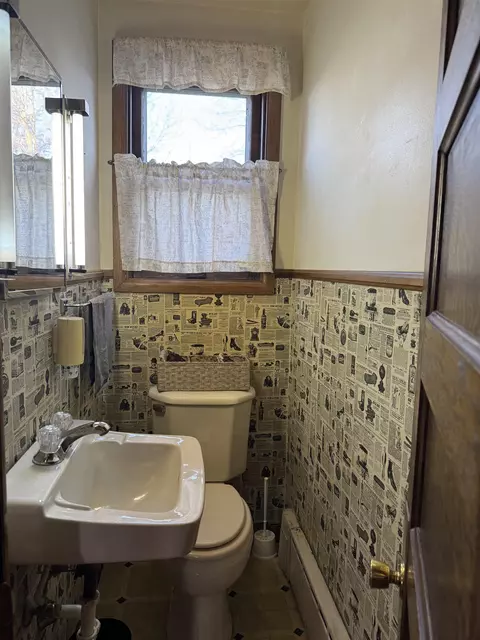 Bath - 152 Spring St, Berlin, WI 54923 photo 2 of 2