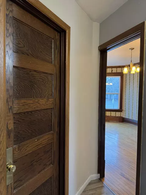 Entry Way - 152 Spring St, Berlin, WI 54923 photo 5 of 7