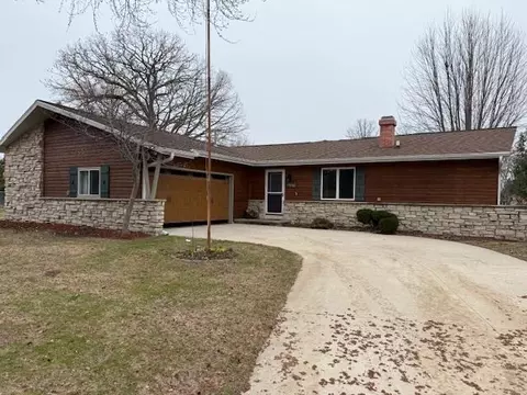 137 Willis Ct, North Fond Du Lac, WI 54937