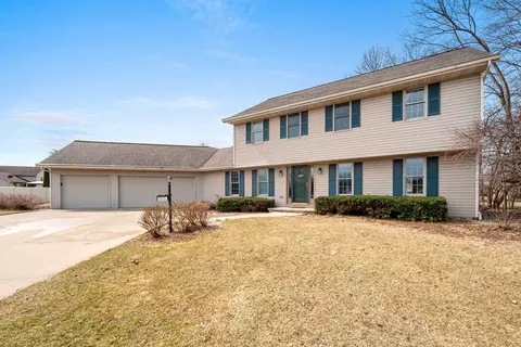 Exterior - w2525 Clover Downs Court, Appleton, WI 54915 photo 9 of 20