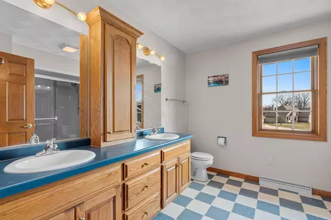 Bath - w2525 Clover Downs Court, Appleton, WI 54915 photo 1 of 6