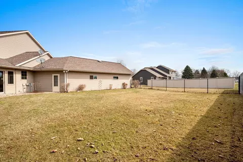 Exterior - w2525 Clover Downs Court, Appleton, WI 54915 photo 15 of 20