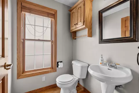 Bath - w2525 Clover Downs Court, Appleton, WI 54915 photo 3 of 6