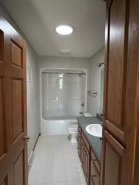 Bath - w2525 Clover Downs Court, Appleton, WI 54915 photo 6 of 6