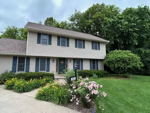 Exterior - w2525 Clover Downs Court, Appleton, WI 54915 photo 2 of 20