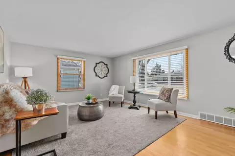 Living - 1212 E Byrd St, Appleton, WI 54911 photo 2 of 2