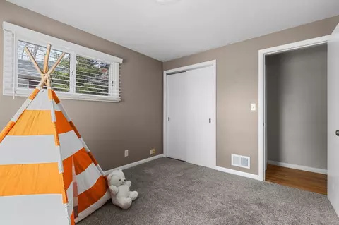 Bedroom - 1212 E Byrd St, Appleton, WI 54911 photo 4 of 8