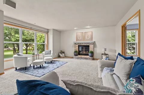 Living - w6050 Strawflower Drive, Appleton, WI 54915 photo 4 of 7