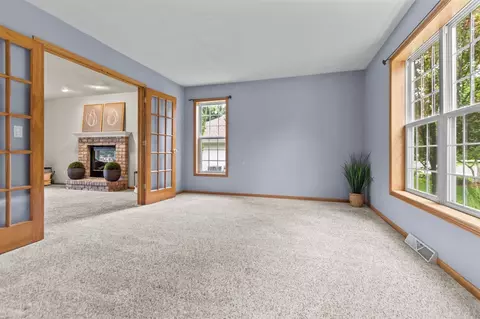 Living - w6050 Strawflower Drive, Appleton, WI 54915 photo 1 of 7