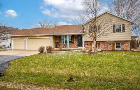 w2376 Greenspire Way, Appleton, WI 54915