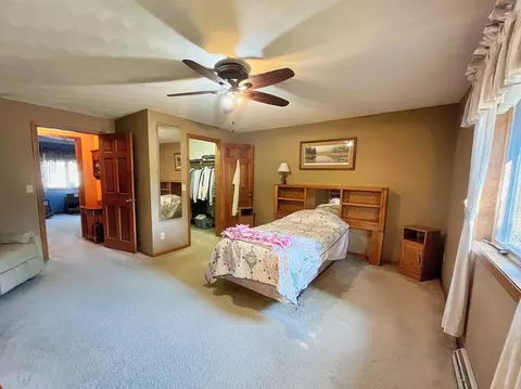 Bedroom - 2413 W Roselawn Dr, Appleton, WI 54914 photo 7 of 9