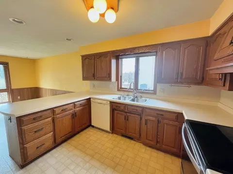 Kitchen - 2413 W Roselawn Dr, Appleton, WI 54914 photo 3 of 4