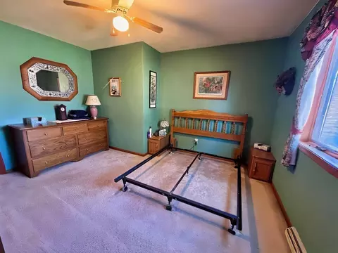Bedroom - 2413 W Roselawn Dr, Appleton, WI 54914 photo 2 of 9