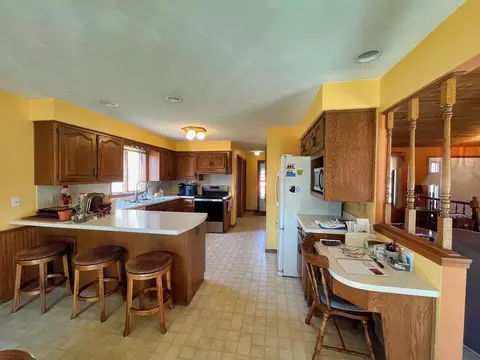 Kitchen - 2413 W Roselawn Dr, Appleton, WI 54914 photo 2 of 4