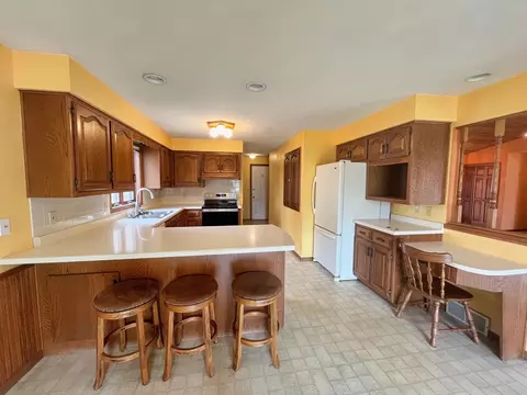 Kitchen - 2413 W Roselawn Dr, Appleton, WI 54914 photo 4 of 4