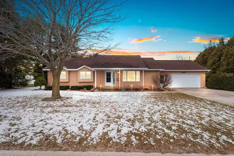 1407 N 11th Pl, Sturgeon Bay, WI 54235