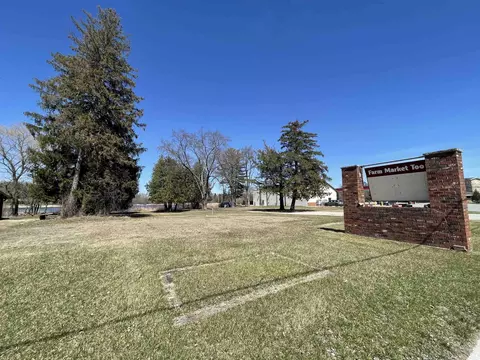 518 W Main St, Wautoma, WI 54982