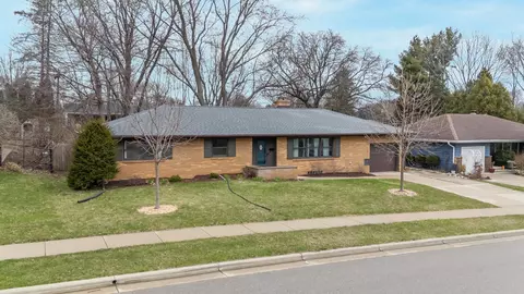 164 W Goodland St, Sun Prairie, WI 53590