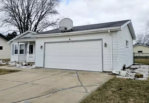 Exterior - 418 S Midpark Dr, Appleton, WI 54915 photo 2 of 5