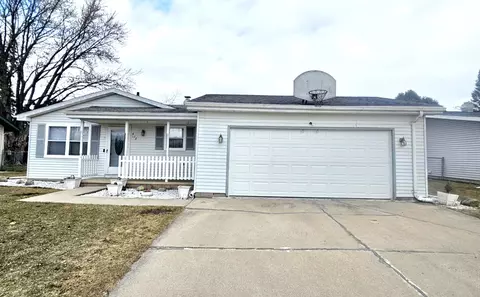 418 S Midpark Dr, Appleton, WI 54915