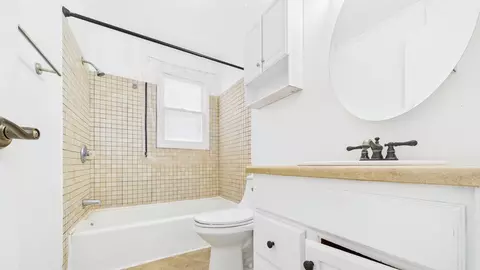 Bath - 418 S Midpark Dr, Appleton, WI 54915 photo 1 of 2