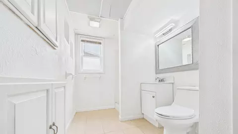 Bath - 418 S Midpark Dr, Appleton, WI 54915 photo 2 of 2