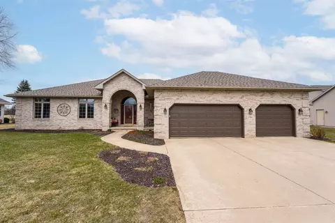 1746 Crimson Ct, De Pere, WI 54115
