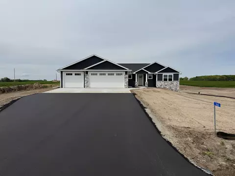 3768 Westpoint Rd, Suamico, WI 54313