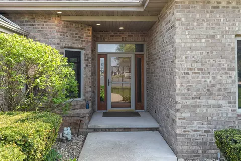 Entry Way - w6181 Long Court, Appleton, WI 54914 photo 1 of 4