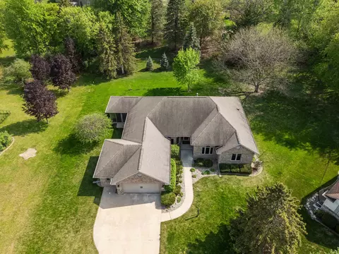 View/Area - w6181 Long Court, Appleton, WI 54914 photo 2 of 3
