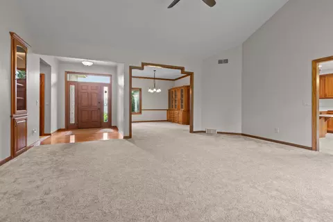 Living - w6181 Long Court, Appleton, WI 54914 photo 2 of 9