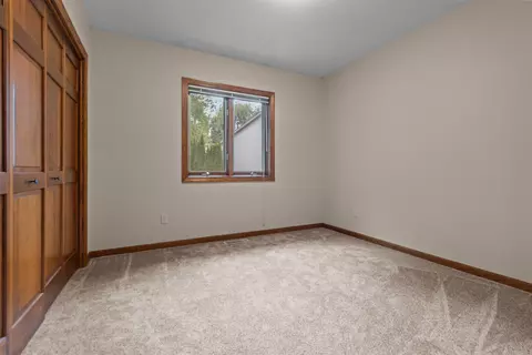 Bedroom - w6181 Long Court, Appleton, WI 54914 photo 7 of 8