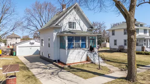 241 E Follett St, Fond Du Lac, WI 54935