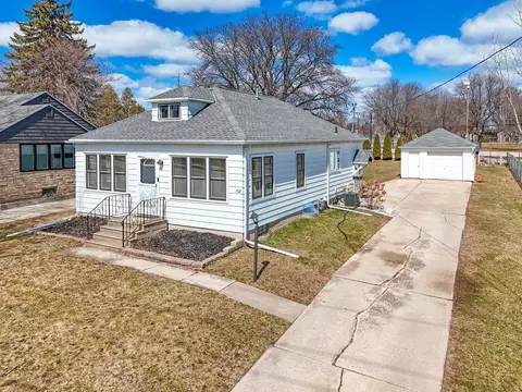 702 Grant St, De Pere, WI 54115