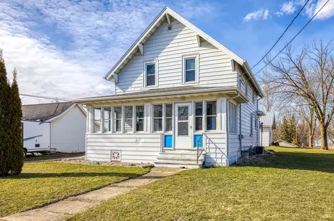 118 Pine St, Brillion, WI 54110